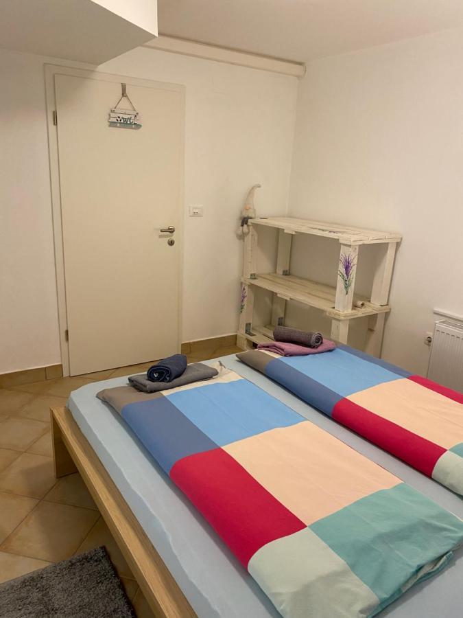 Room Julija Zirovnica Dış mekan fotoğraf